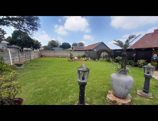 3 BEDROOM HOUSE FOR SALE IN RHODESFIELD